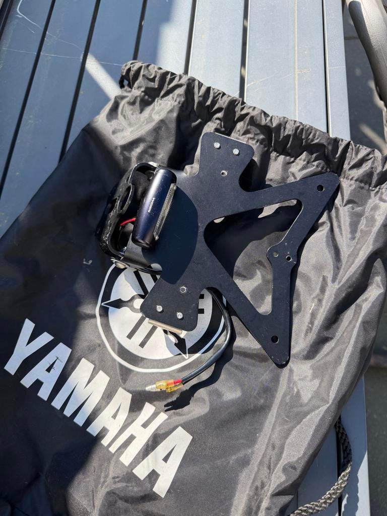 Rizoma kentekenhouder voor Yamaha R1, Ophalen, Gebruikt