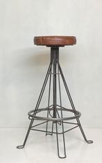 Industriële draad kruk met lederen zitting, Ophalen, Zo goed als nieuw, IJzer