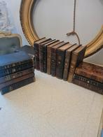 Zeer oude en antieke boeken met leren band 5 euro p/st, Ophalen of Verzenden