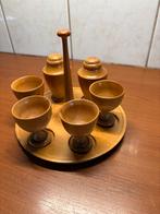 Houten eierdopjes en zoutvaatjes op draaiplateau, Overige materialen, Gebruikt, Overige typen, Ophalen of Verzenden