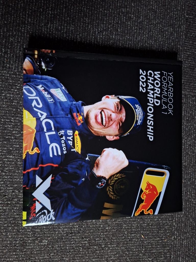 Max Verstappen Yearbook F1 World Championship 2022, Ophalen of Verzenden