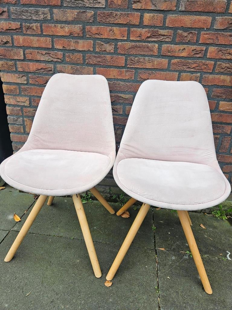 Licht roze stoel, fluweel 1 of 2 stuks, Huis en Inrichting, Stoelen, Ophalen, Gebruikt, Twee, Overige kleuren