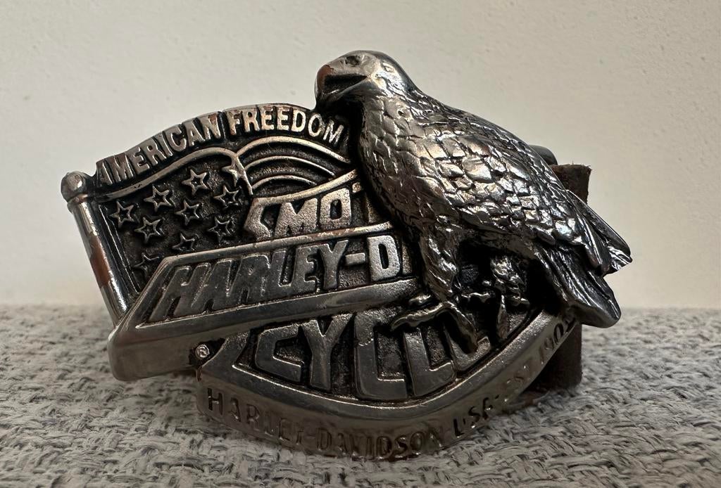 Orginele harley davidson buckel 1993., Kleding | Heren, Losse buckle of gesp, Bruin, Echt leder, Gedragen