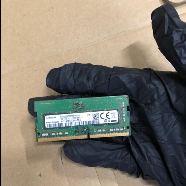 Samsung 8GB 1Rx8 PC4-2400T-SA1-11 M471A1K43CB1-CRC, Computers en Software, RAM geheugen, Gebruikt, DDR4, 8 GB, Ophalen of Verzenden