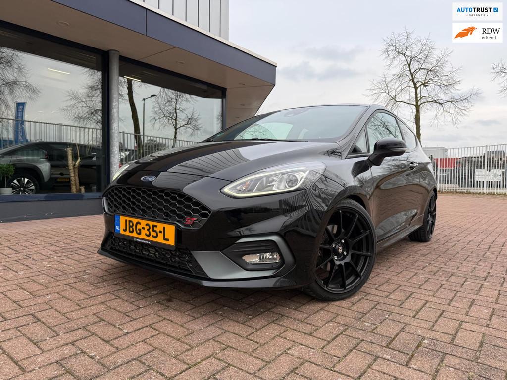 Ford Fiesta 1.5 ST 200PK | RECARO | CARPLAY | Cruise | B&O, Voorwielaandrijving, Gebruikt, 4 cilinders, Zwart