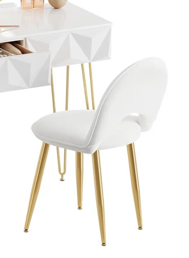 Nieuwe make-up stoel met gouden poten. Ophalen in Amsterdam, Huis en Inrichting, Stoelen, Nieuw, Eén, Wit, Ophalen of Verzenden