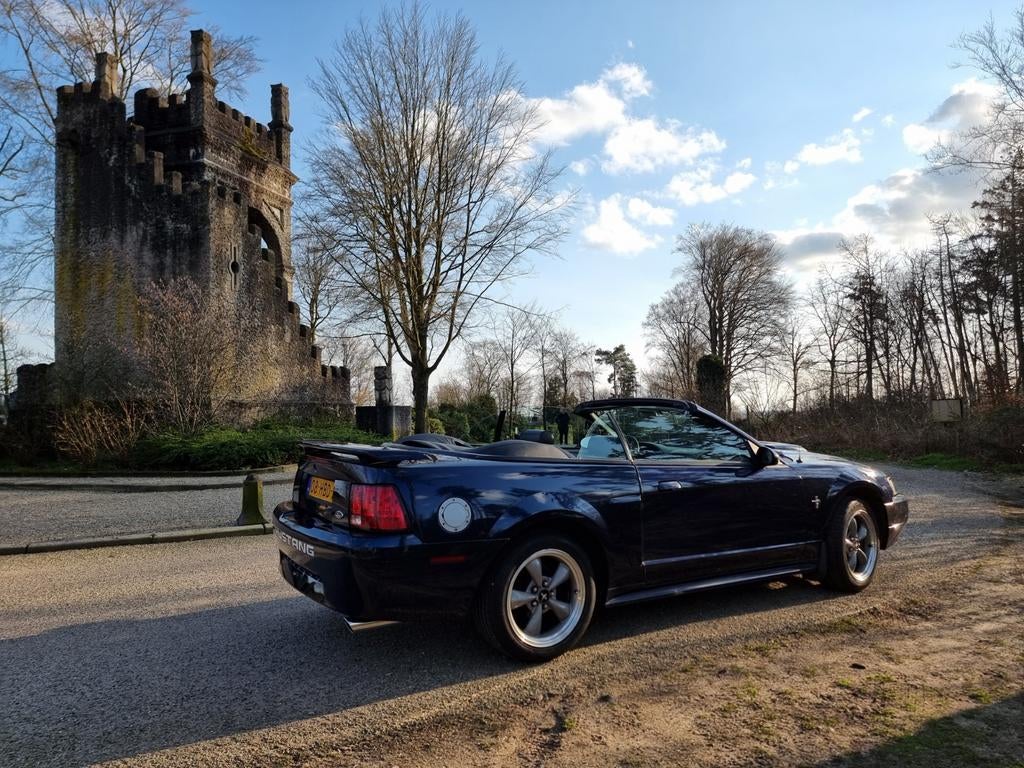 Ford Mustang convertible 2001 USA, Auto's, 15 km/l, Zwart, 190 pk, Cabriolet