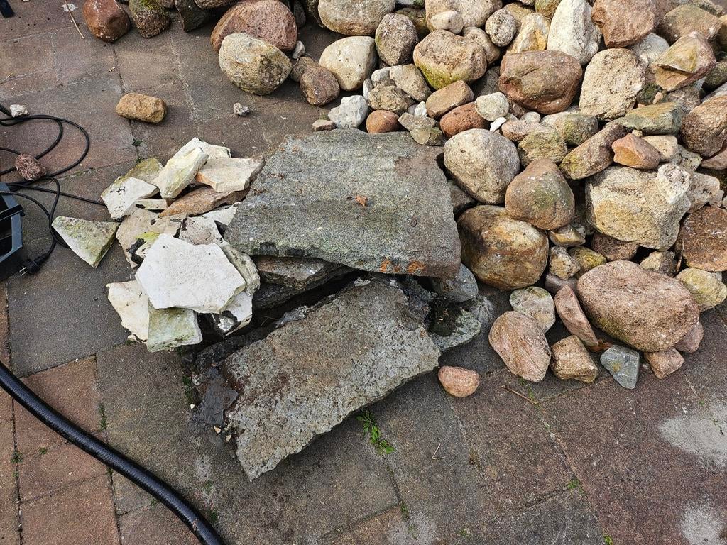 GRATISNog veel keien groot en kleine maar ook hele groote ., Tuin en Terras, Grind, Keien en Split, Ophalen