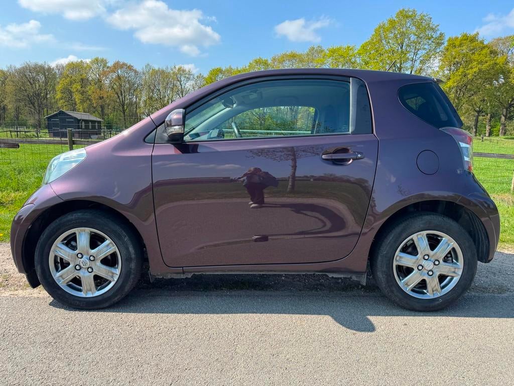 Toyota IQ 1.0 VVTi Aspiration |navigatie|climate control, Auto's, Toyota, Euro 5, Stof, Gebruikt, Zwart