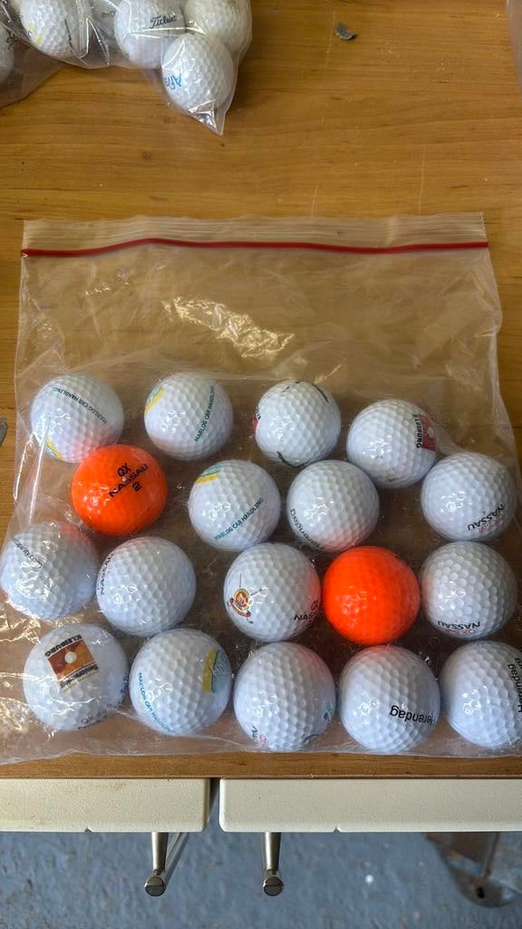 19 Nassau QX soft (nieuwe) golfballen, Ophalen of Verzenden, Zo goed als nieuw, Bal(len)