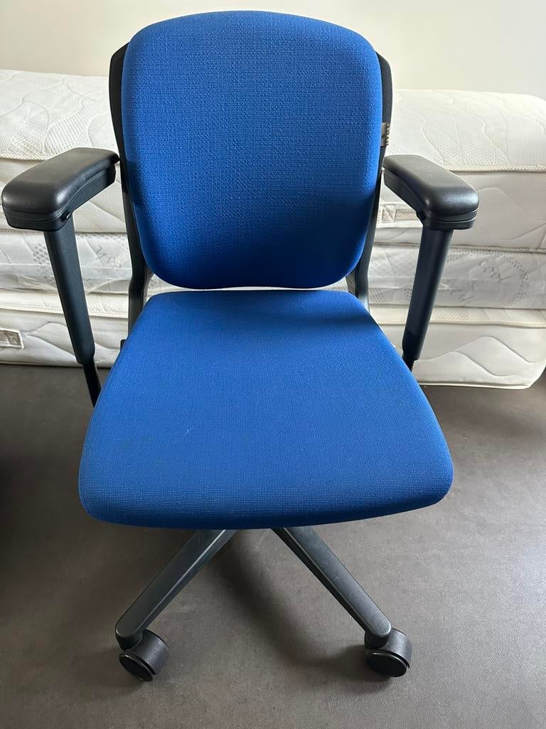 blauwe Ahrend 230 bureaustoel, Huis en Inrichting, Bureaustoelen, Ophalen, Gebruikt, Blauw, Bureaustoel