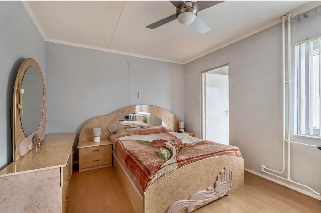 Complete slaapkamer: bed, nachtkastjes, kledingkast, kaptafe, Ophalen, Gebruikt, Tweepersoons