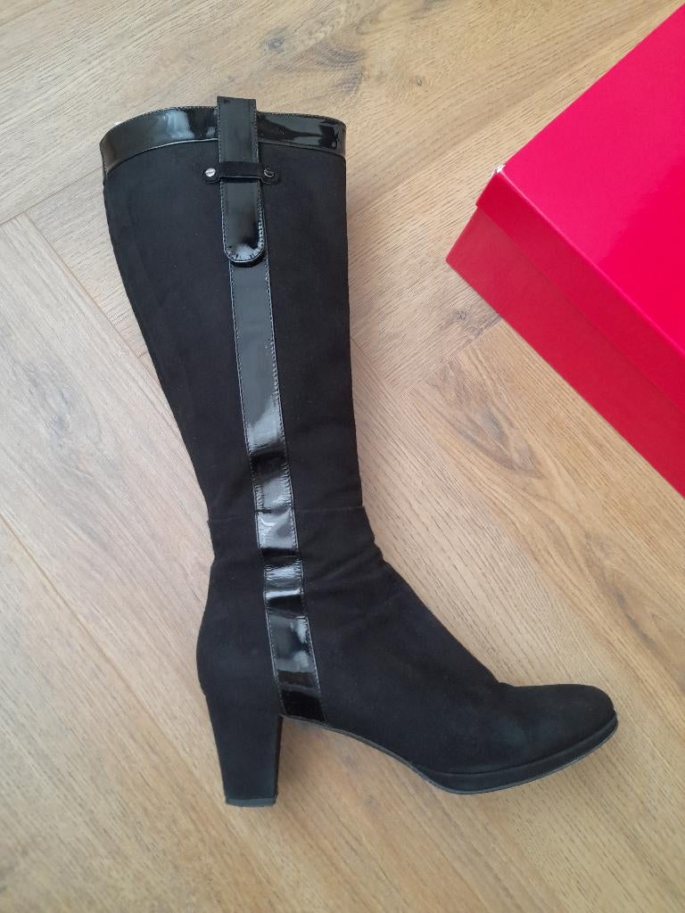 Lange suède lederen zwarte laarzen. Maat 39, Kleding | Dames, Schoenen, Hoge laarzen, Zwart, Ophalen of Verzenden, Onbekend