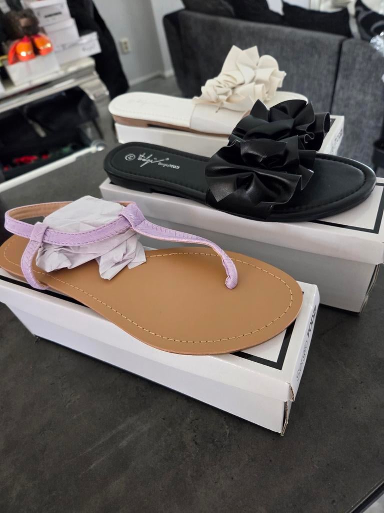 Restpartij schoenen, slippers, laarsjes 74 paar, Ophalen of Verzenden