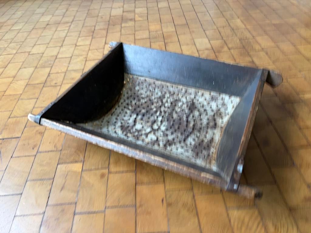 Antieke zeef, Ophalen