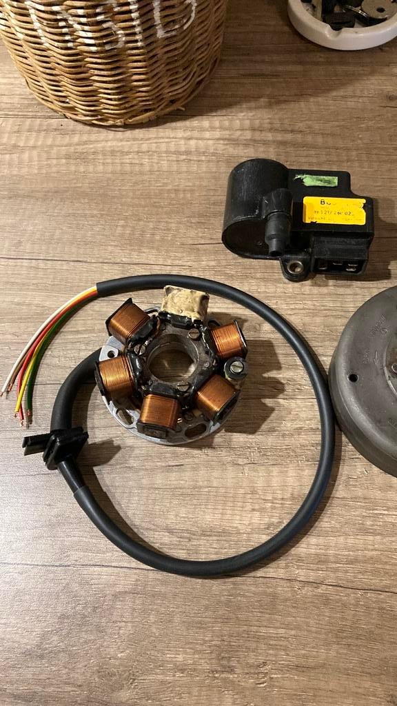 Te originele bosch sterontsteking voor de KS125-175, Fietsen en Brommers, Ophalen of Verzenden, Zo goed als nieuw