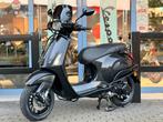 Custom Vespa Sprint Graphite Grey 45km 0KM actie!