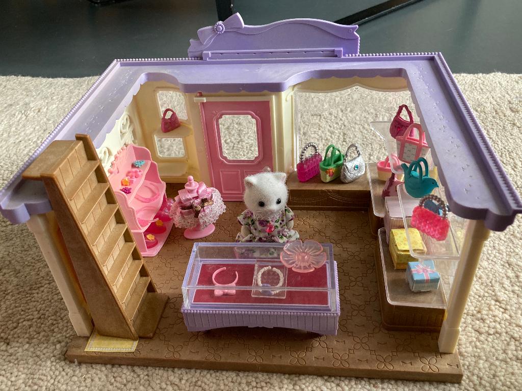 Sylvanian family tassen / mode winkel, Ophalen, Zo goed als nieuw, Poppenhuis