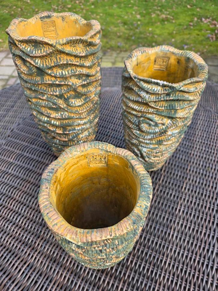 Trio bloempotten van PTMD type: 'Waves' Rond., Tuin en Terras, Bloempotten, Aardewerk, Binnen, Balkon, Tuin, Rond, Ophalen of Verzenden