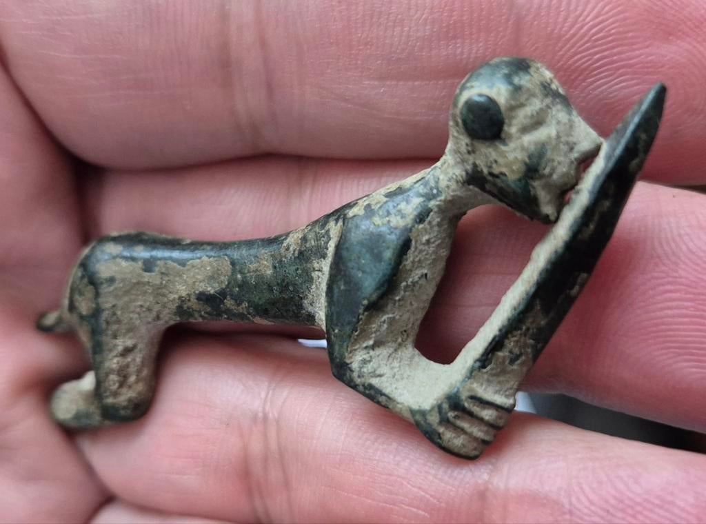 Uniek bronzen beeldje dolk middeleeuws, Ophalen of Verzenden