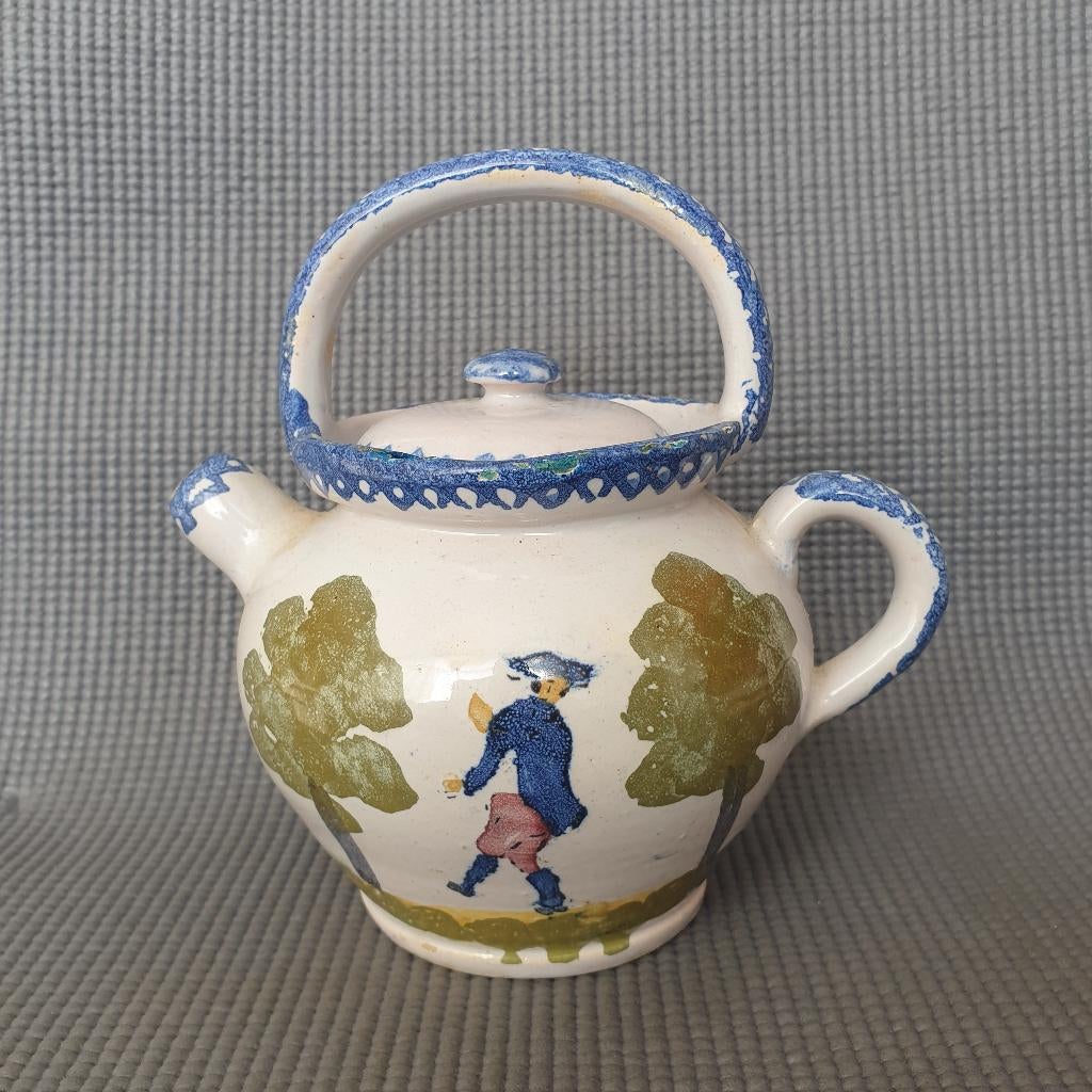 Antieke ca. 19e eeuwse theepot uit Charolles, Frankrijk, Antiek en Kunst, Antiek | Keramiek en Aardewerk, Ophalen of Verzenden