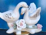 Ganzen paar. Florale elementen.  Porselein.  10 cm., Ophalen, Zo goed als nieuw, Dier
