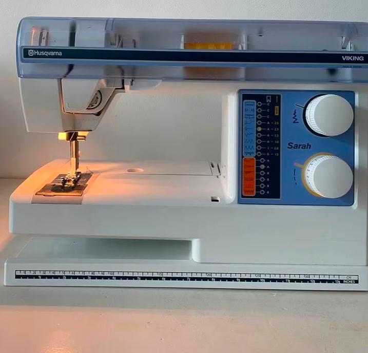 Husqvarna Viking Sarah naaimachine, Hobby en Vrije tijd, Naaimachines en Toebehoren, Gebruikt, Naaimachine, Husqvarna, Ophalen of Verzenden