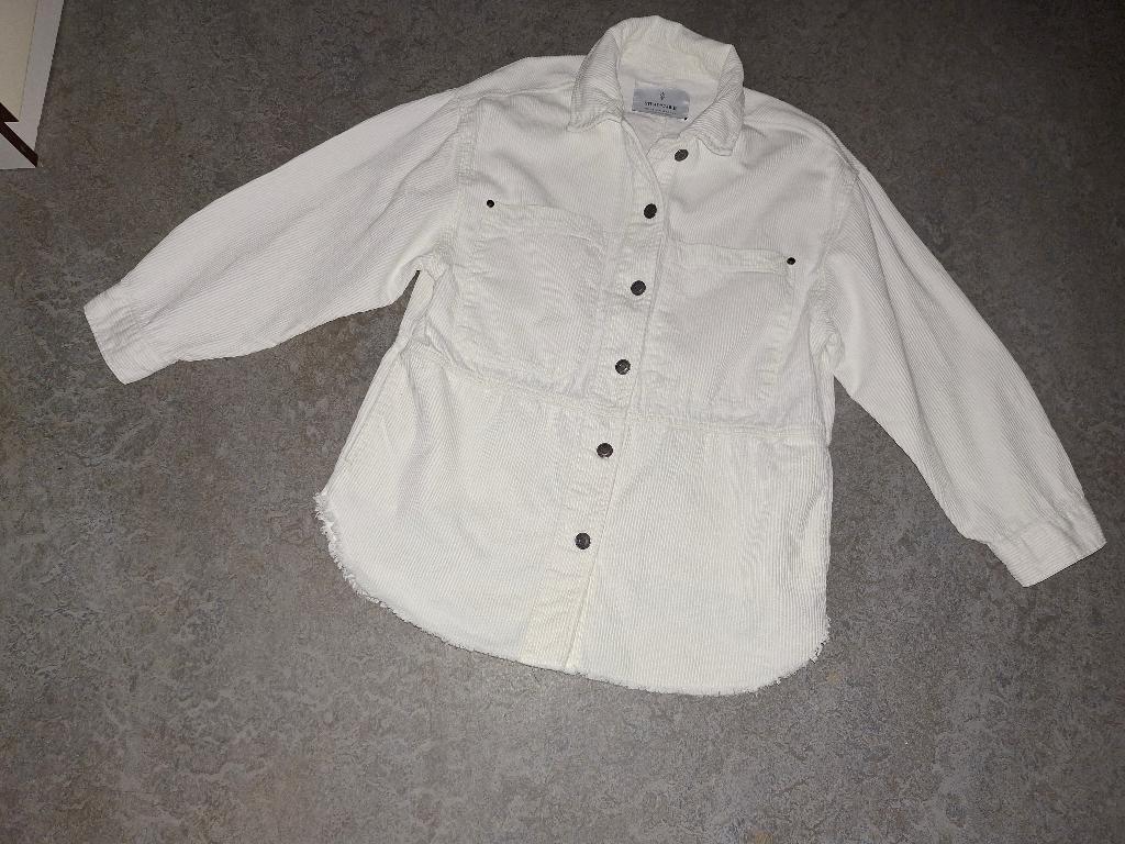 Stradivarius rib blouse XS - S  ZGAN, Kleding | Dames, Blouses en Tunieken, Wit, Ophalen of Verzenden, Zo goed als nieuw, Maat 34 (XS) of kleiner