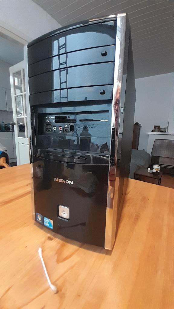 Medion AKOYA P7390D, Computers en Software, Desktop Pc's, Gebruikt, 2 tot 3 Ghz, SSD, Met videokaart, Ophalen of Verzenden