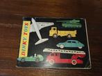 Zeldzame Dinky Toys folder uit 1961 - 47 pagina's, Ophalen of Verzenden