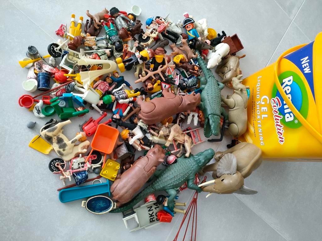 Playmobil speelgoed poppetjes diertjes emmer vol, Ophalen, Gebruikt, Overige typen