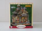 Lemax # 75529 Buck's Hunting Cabin met verlichting - retired, Ophalen of Verzenden, Zo goed als nieuw