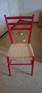 Vintage Rode Stoel met Riet Zitting, Huis en Inrichting, Stoelen, Ophalen of Verzenden, Gebruikt, Rood, Eén