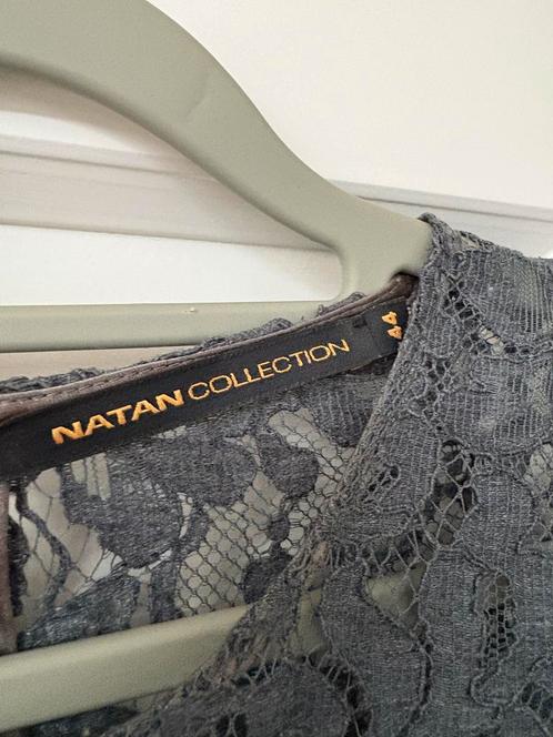 Natan kanten jurk maat 44 (Maxima), Kleding | Dames, Jurken, Zo goed als nieuw, Maat 42/44 (L), Grijs, Knielengte, Ophalen of Verzenden