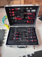 KREATOR aluminum tool case with full hand-tool set., Ophalen, Zo goed als nieuw