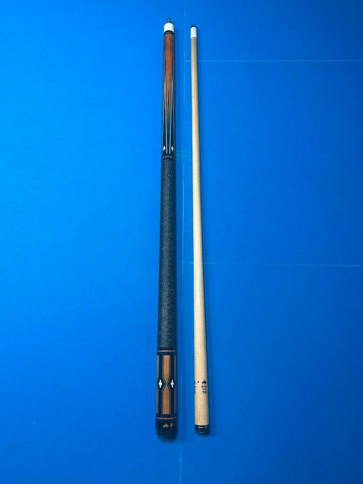 Buffalo Tech 10 Low Deflection Keu - Zo goed als nieuw!, Sport en Fitness, Biljarten en Poolen, Zo goed als nieuw, Keu of Ballen