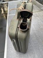 Jerrycan 10ltr. Met schenktuit . Vintage . Lekt niet !!!, Ophalen of Verzenden