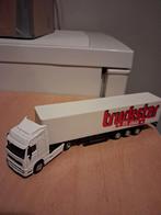 Volvo  trekker met oplegger, Hobby en Vrije tijd, Modelauto's | 1:87, Ophalen of Verzenden, Bus of Vrachtwagen, Overige merken