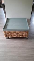 Leuke bijzet tafel op wielen, Huis en Inrichting, Tafels | Salontafels, Ophalen, Gebruikt