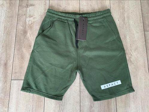 Aspact nieuwe gave groene short (Maat L), Kleding | Heren, Broeken en Pantalons, Nieuw, Maat 52/54 (L), Groen, Verzenden