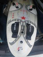 Tabou Manta 86L + Neil Pryde Saber 5.2 (met scheur), Watersport en Boten, Windsurfen, Ophalen, Plank