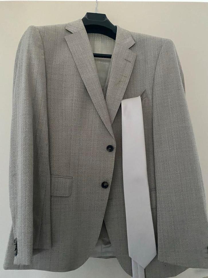 Boss 3-delig pak, zandkleurig, zo goed als nieuw, maat 50, Kleding | Heren, Kostuums en Colberts, Zo goed als nieuw, Overige maten