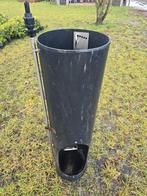 Voertrog, voerbak voor bijv varkens of andere dieren.