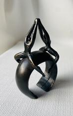 Verbronsde sculptuur ‘Verbonden’ Corry Ammerlaan van Niekerk, Antiek en Kunst, Ophalen of Verzenden