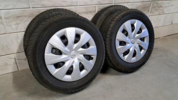 Winterbanden Toyota Yaris Mazda 2 185/65/15 nw model! beschikbaar voor biedingen
