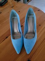 Mooie blauwe pumps van into forty six maat 38, Kleding | Dames, Schoenen, Ophalen of Verzenden, Zo goed als nieuw, Blauw