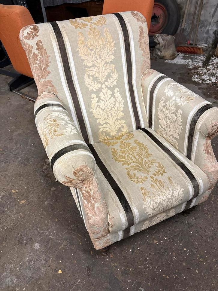Vintage fauteuil met gestreepte stof, Huis en Inrichting, Fauteuils, Gebruikt, Hout, 75 tot 100 cm, Ophalen