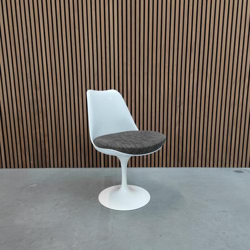 Knoll Saarinen Tulip chair, Antiek en Kunst, Antiek | Meubels | Stoelen en Banken, Ophalen of Verzenden