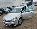 Opel Astra 1.6 Essentia 5 deurs Airco nwe apk, Auto's, Voorwielaandrijving, Gebruikt, Zwart, 4 cilinders