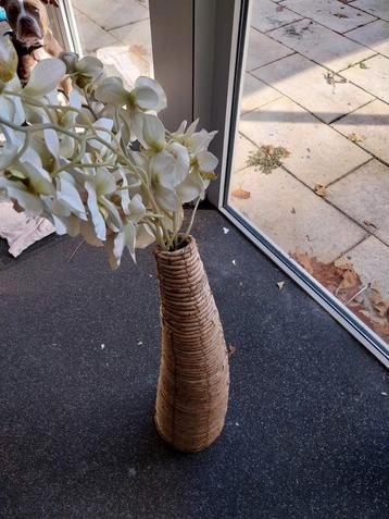 Decoratieve vaas beschikbaar voor biedingen
